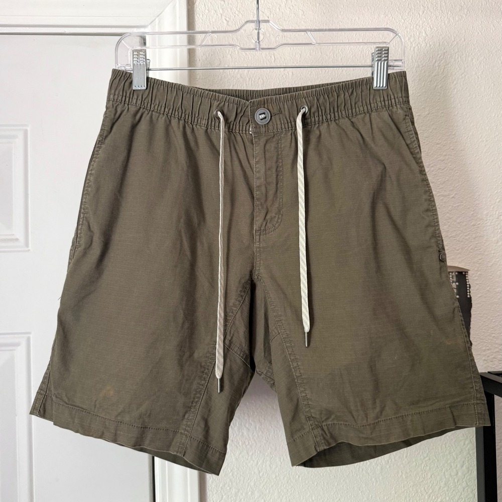 VUORI olive green men's athletic cargo pull on drawstring shorts